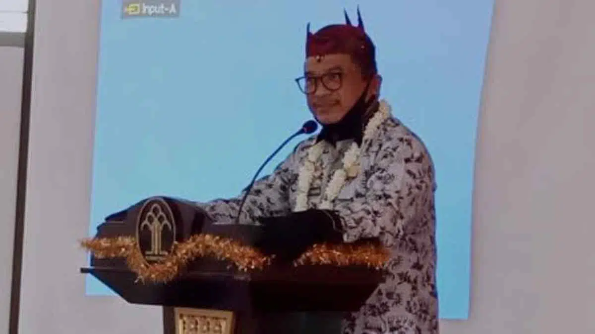 Kakanwil 'Acungkan Jempol' Kinerja Pemerintahan Sumenep, Krismono: Maju Pesat - Portalmadura.com Kakanwil 'Acungkan Jempol' Kinerja Pemerintahan Sumenep, Krismono: Maju pesat