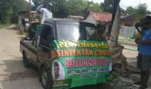 Politisi PPP Sumenep Bantu Penyemprotan Disinfektan di Desa Kalianget Barat