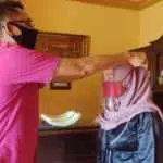 Face Shield & APD Corona Disalurkan, Pelaku Wisata Sumenep Siap Sambut New Normal
