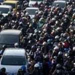Terbukti 3 Cara Hemat Bahan Bakar Mobil Saat Macet