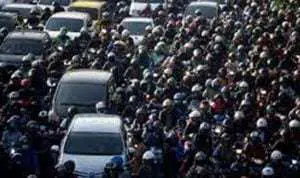 Terbukti 3 Cara Hemat Bahan Bakar Mobil Saat Macet