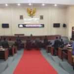 Rapat Paripurna, DPRD Sampang Sampaikan PU Fraksi Terhadap 2 Raperda Usulan