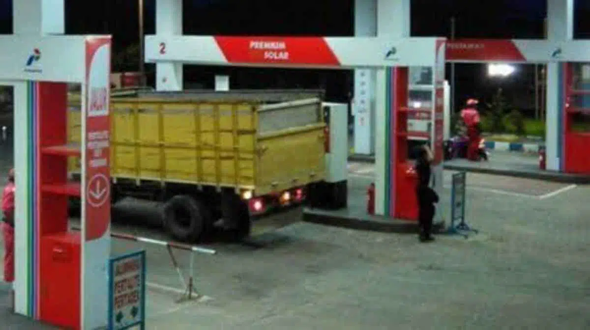 SPBU Pakandangan Ingatkan Calon Pembeli Gunakan Jerigen sesuai Regulasi