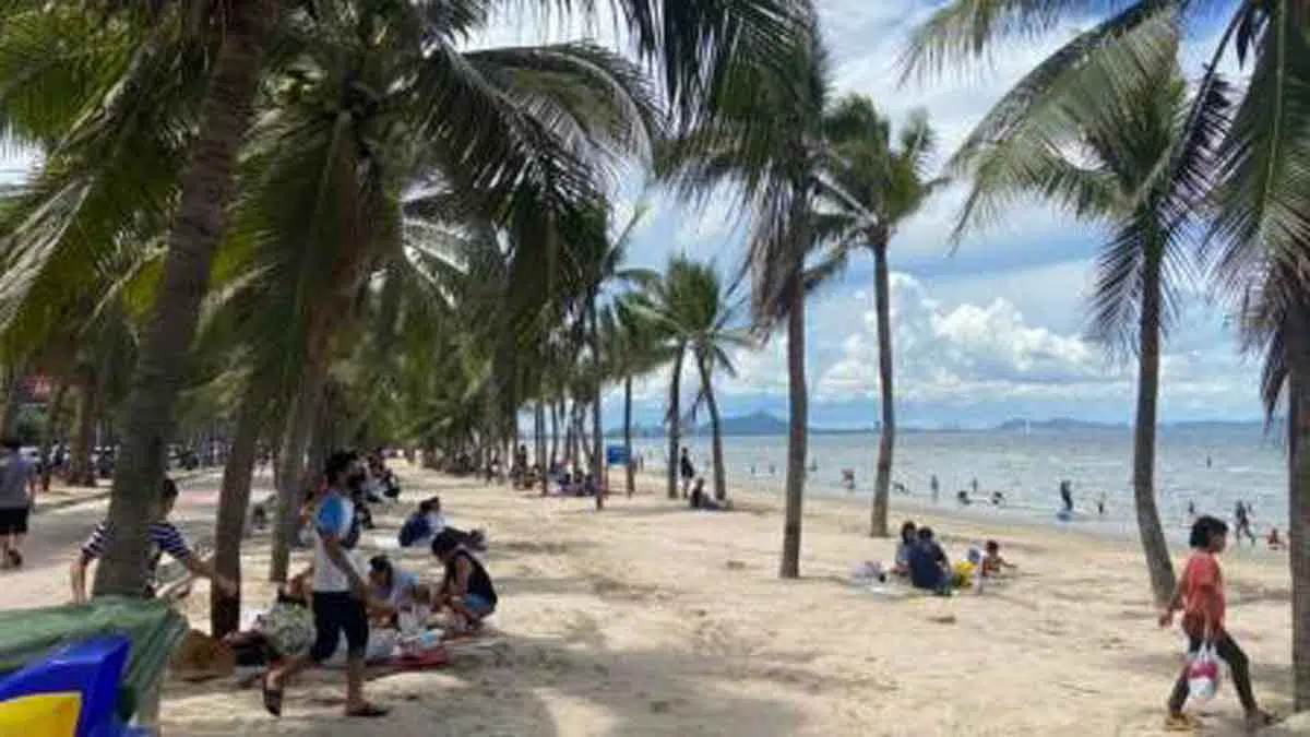 Pantai di Thailand Kembali Dipadati Pengunjung
