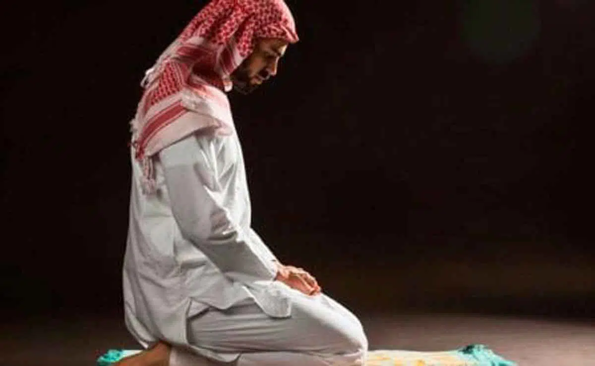 Umat Muslim Takut Pada Allah SWT, Ketahui Pahalanya di Sini!
