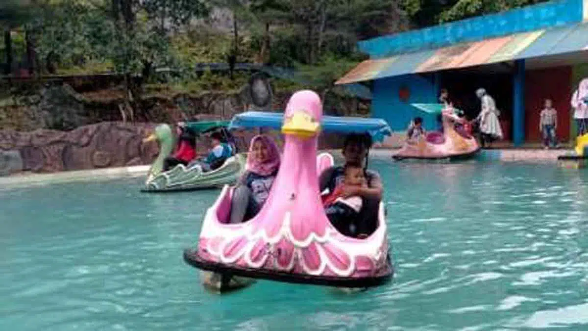 Wisata Water Park Sumekar Dibuka Kembali di Tengah Pandemi Corona