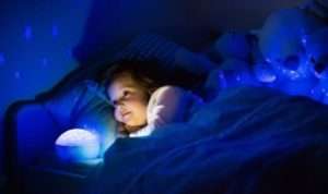 5 Tips Agar Anak Berani Tidur Sendiri