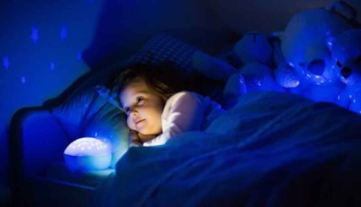 5 Tips Agar Anak Berani Tidur Sendiri
