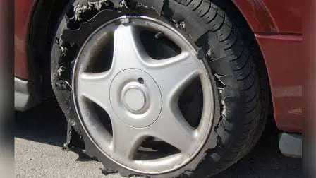 Kenali 5 Tanda Ban Mobil Harus Diganti