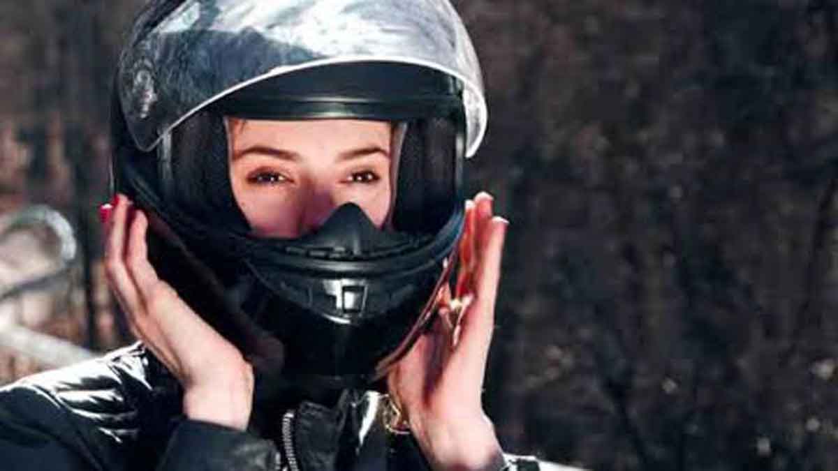 Cegah Helm Rusak dan Bau Dengan 10 Cara ini