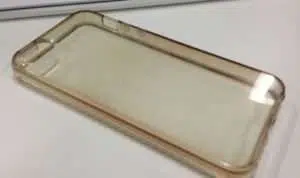6 Cara Bersihkan Casing Bening Ponsel yang Menguning