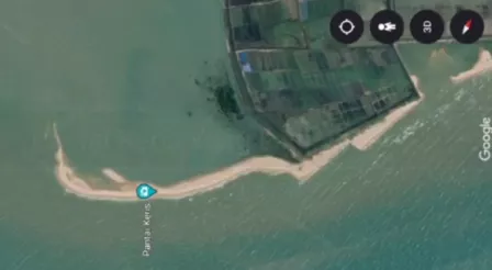 Menikmati Keindahan Pantai Keris di Kawasan Gersik Putih, Sumenep
