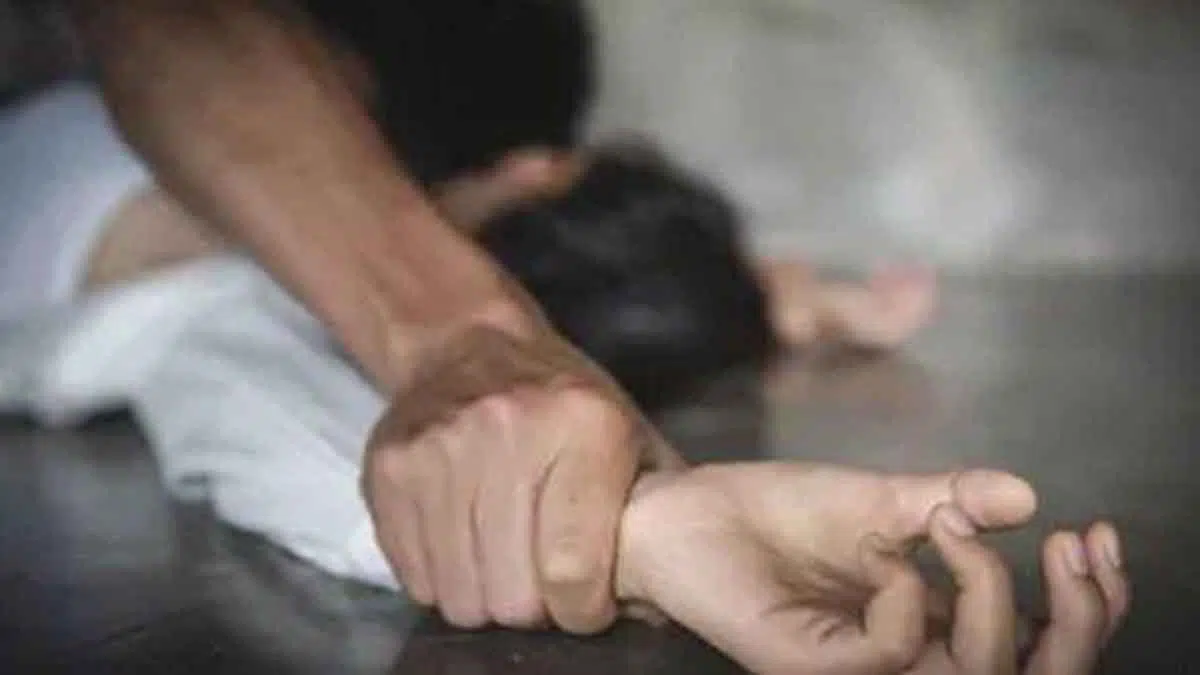 Anak Bawah Umur "Cocok Tanam" di Bawah Kolong Jembatan Pademawu