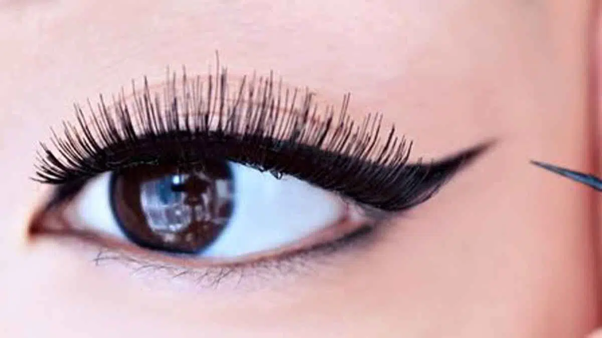 Kekurangan dan Kelebihan Eyeliner Cair, Spidol, atau Pensil