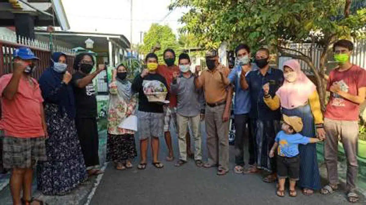 Sembuh dari Corona, Anak dan Ibu Terima Kejutan dari Warga