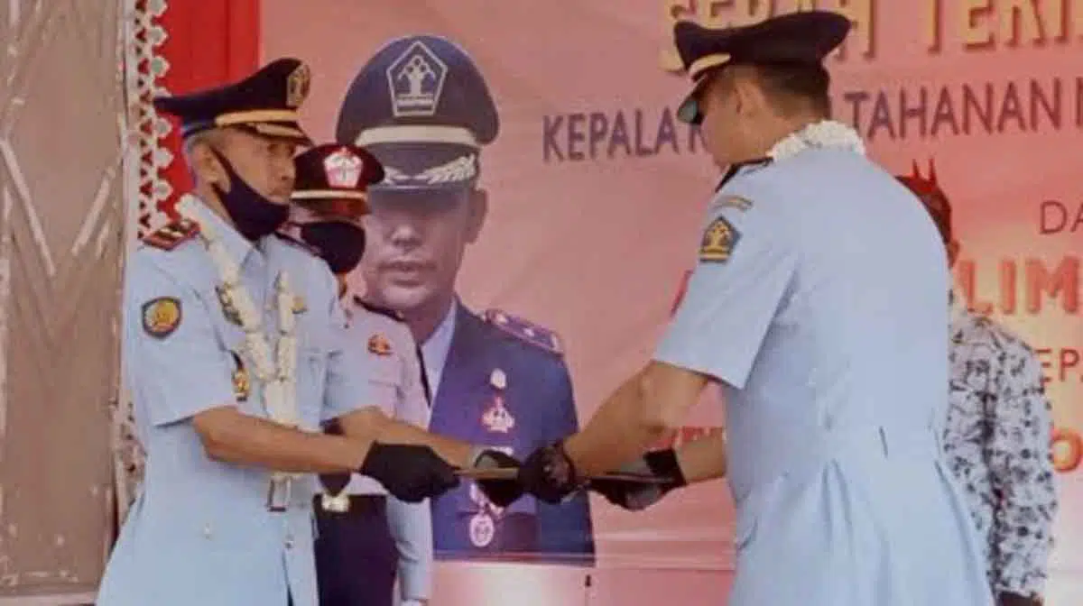 Seni Tradisional Warnai Serah Terima Karutan Klas IIB Sumenep