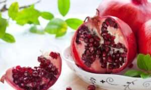 4 Manfaat Buah Delima untuk Nutrisi Kulit