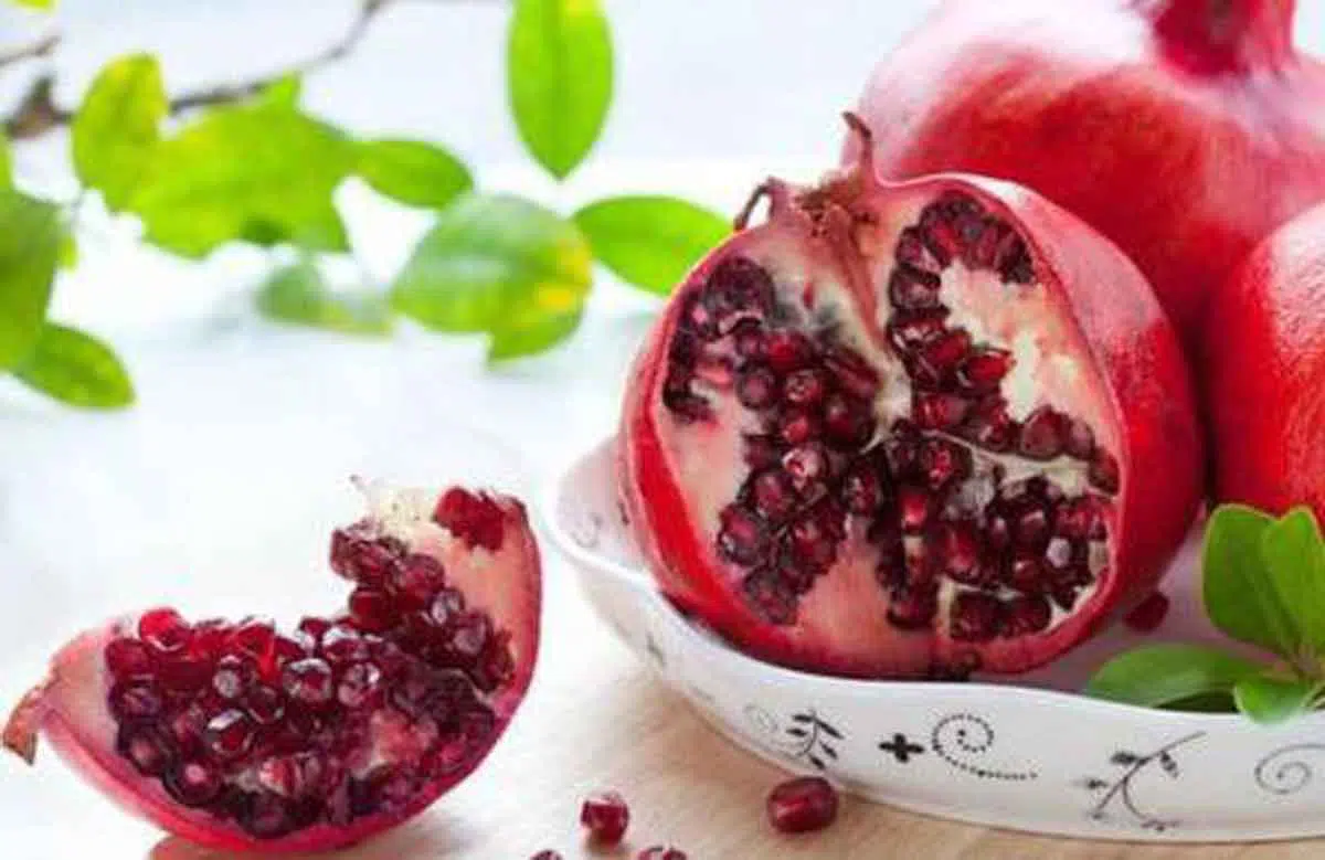4 Manfaat Buah Delima untuk Nutrisi Kulit