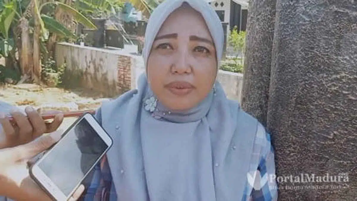 Sayap Pilar Pintu Gerbang Bekas Keraton Parsanga Sumenep Dirusak