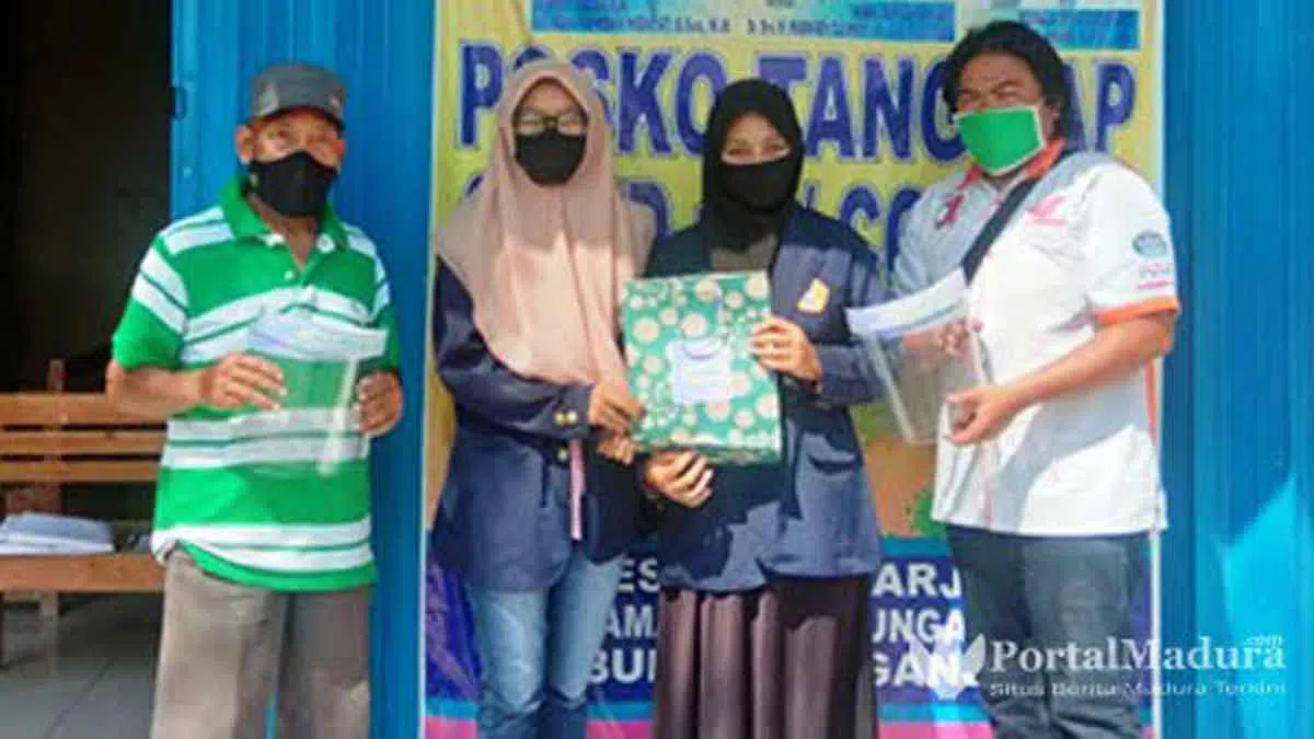 Pembagian Face Shield Wujud Optimalisasi Pencegahan Covid-19