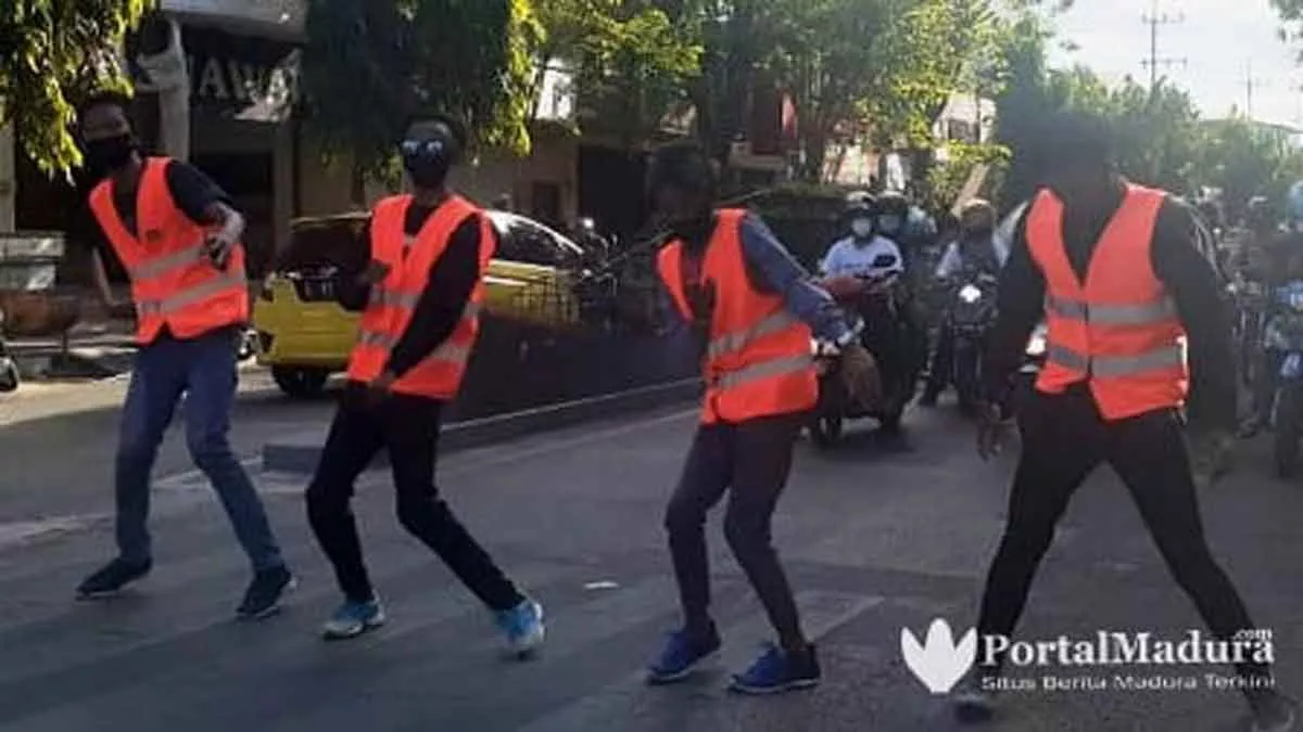 Joget ala TikTok Merambah Jalan Umum Kota Sumenep