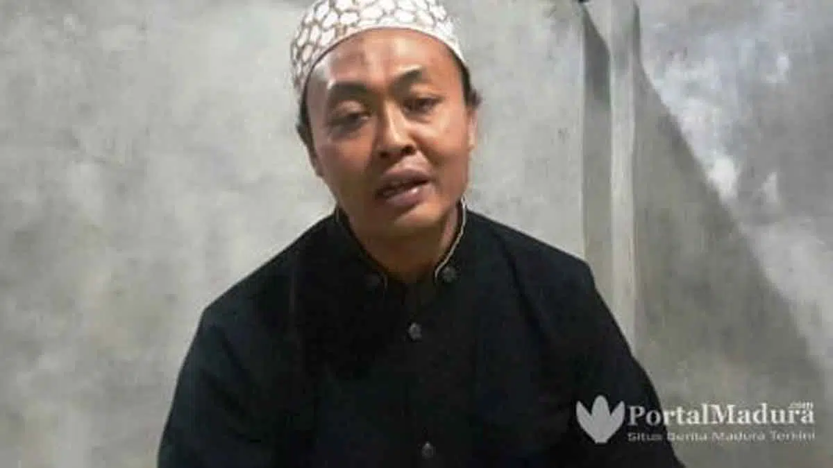 Respon Pengasuh Ponpes Al-Is'af KR. Moch. Rafiq Zaini pada Achmad Fauzi-Dewi Khalifah