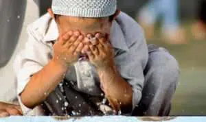 Keutamaan Tak Keringkan Air Bekas Wudu