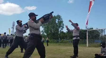 Dansat Brimob Polda Jatim Pimpin Latihan Dalmas Gabungan Pengamanan Pilkada Sumenep