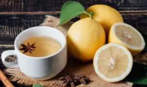 Manfaat Rutin Konsumsi Air Lemon Hangat Bagi Kecantikan Kulit