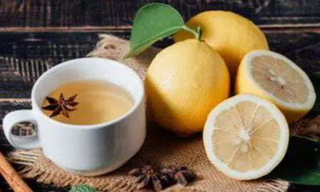 Manfaat Rutin Konsumsi Air Lemon Hangat Bagi Kecantikan Kulit