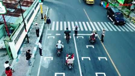 Marka Starting Grid ala MotoGP di Traffic Light Pintu Masuk Sumenep
