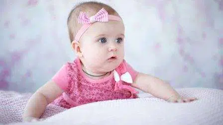 Memilih Aksesori Kepala Yang Aman Untuk Bayi