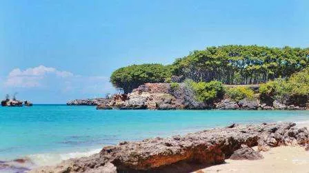Hanya Di Bulan Juli, Indahnya Sensasi Romantis Musim Gugur Di Sumenep - Portalmadura.com dok. Pantai Kahuripan, Desa Gedugan, Kecamatan Giligenting (Pulau Giligenting), Kabupaten Sumenep (Foto. Plunq)
