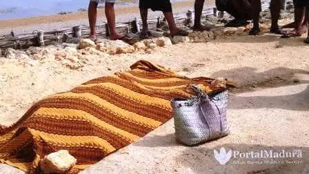 Petani Garam Madura Tewas Terbentur Baling-Baling Kincir Angin