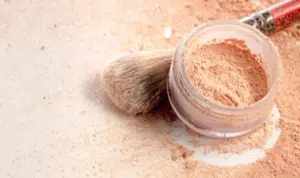 Ketahui 5 Manfaat Bedak Tabur