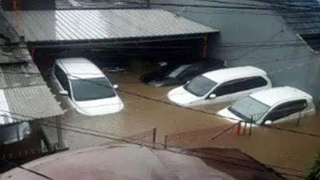 5 Hal yang Harus Diperhatikan Jika Mobil Anda terendam Banjir