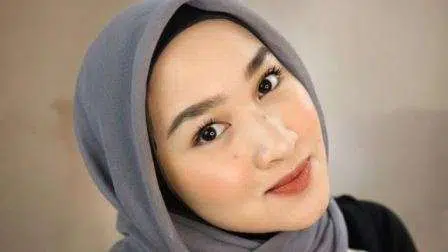 Tips Make Up Perempuan Berhijab