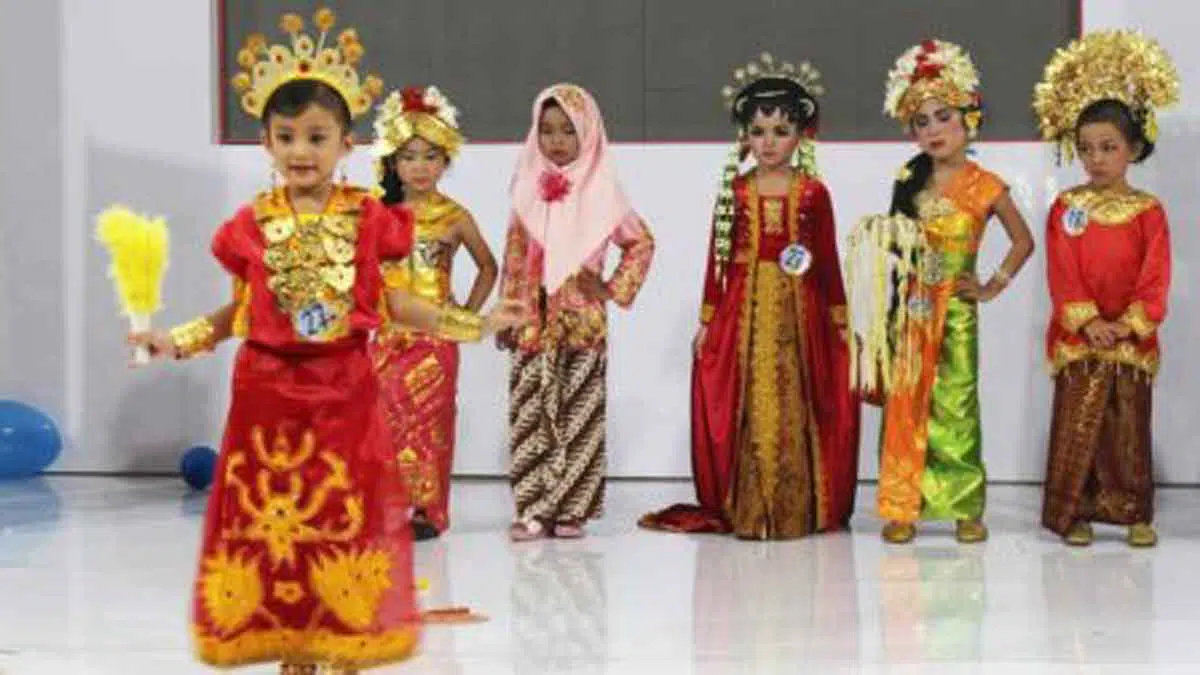Pentingnya Memperkenalkan Budaya Pada Anak Sebagai Generasi Penerus Bangsa