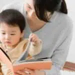 7 Manfaat Membaca Dongeng Sebelum Tidur untuk Anak