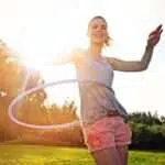 Manfaat Luar Biasa Hula Hoop bagi Kesehatan Tubuh