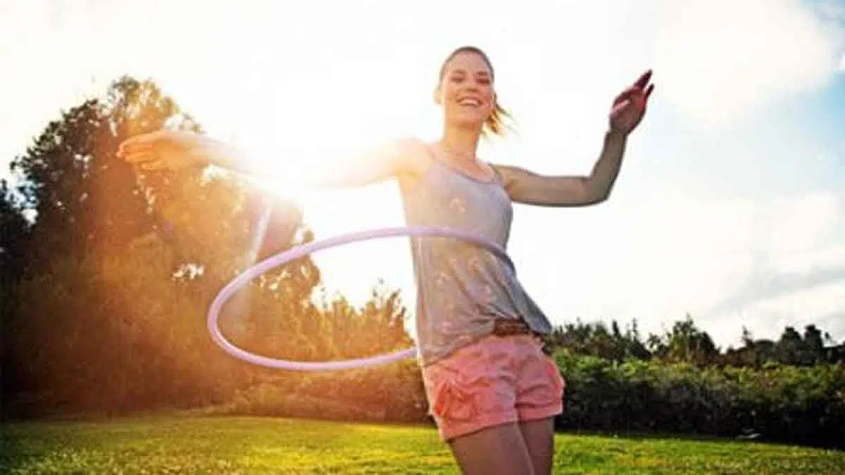 Manfaat Luar Biasa Hula Hoop bagi Kesehatan Tubuh