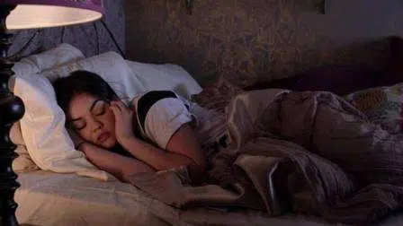 6 Hal yang Perlu Dilakukan Sebelum Tidur untuk Kesehatan