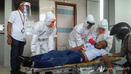 Antarkan Mobil Nasabah, Warga Sidoarjo Tewas di Toilet Bank BRI Sampang