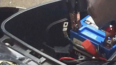 Perhatikan 6 Cara Ini Agar Aki Lebih Awet Digunakan