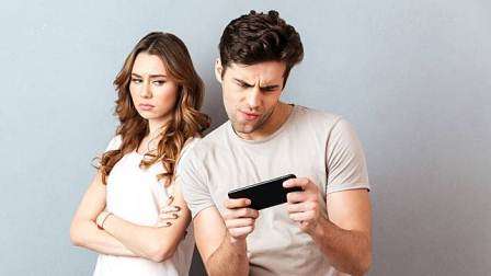 Menghadapi Pasangan yang Sibuk dengan Game