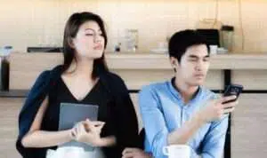 5 Tips Menghadapi Pasangan yang Cemburuan