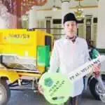 Bupati Pamekasan Salurkan Bantuan Kendaraan Pengangkut Sampah Kepada Pondok Pesantren