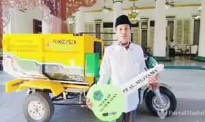 Bupati Pamekasan Salurkan Bantuan Kendaraan Pengangkut Sampah Kepada Pondok Pesantren