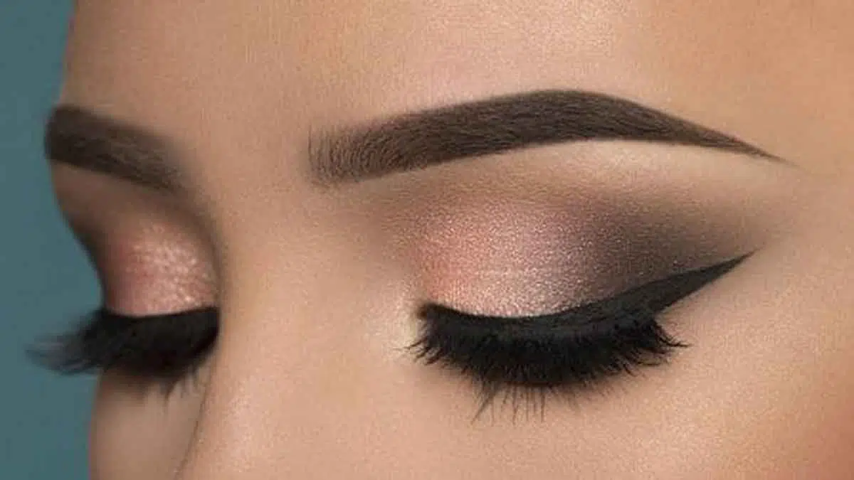 Trik Jitu Makeup Smokey Eyes Mempercantik Kaum Perempuan