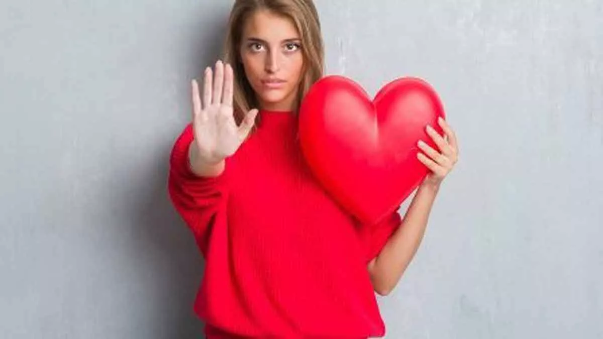 Berikut Alasan Kenapa Perempuan Tak Mudah Jatuh Cinta